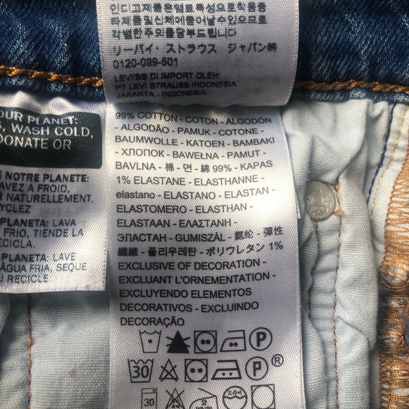 Levi’s 501 Light Wash Button Fly Jean Shorts - Picture 13 of 15